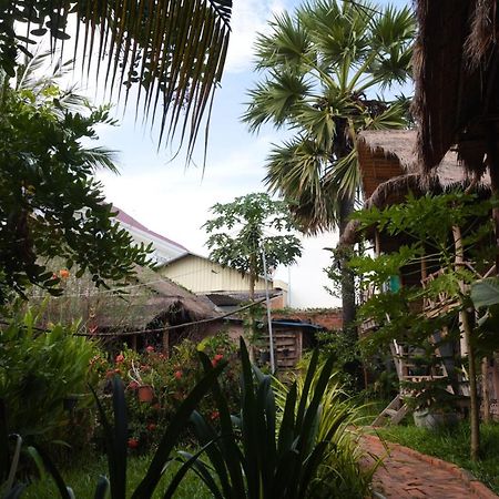 About Sarin Homestay Battambang Eksteriør billede